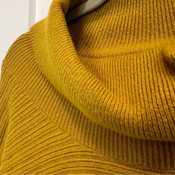 Anthropologie Sweater Size Large - Picture 6 of 13